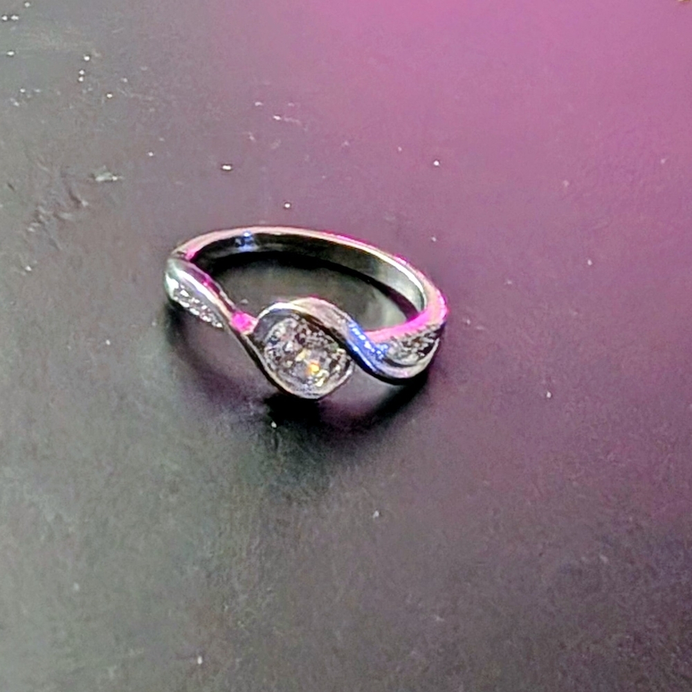 Stunning Silver Women's Ring with Crystal Accent